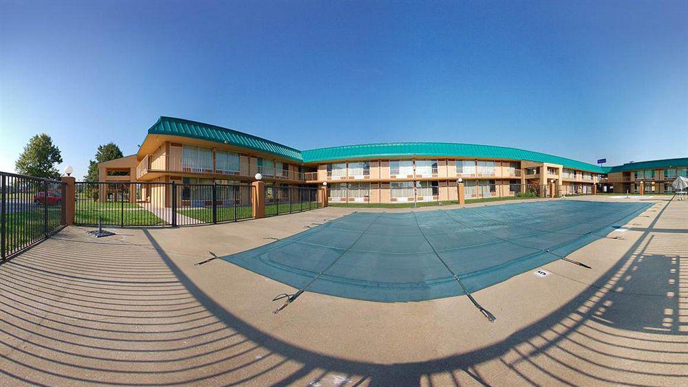 Red Roof Inn & Suites Cave City Exterior photo
