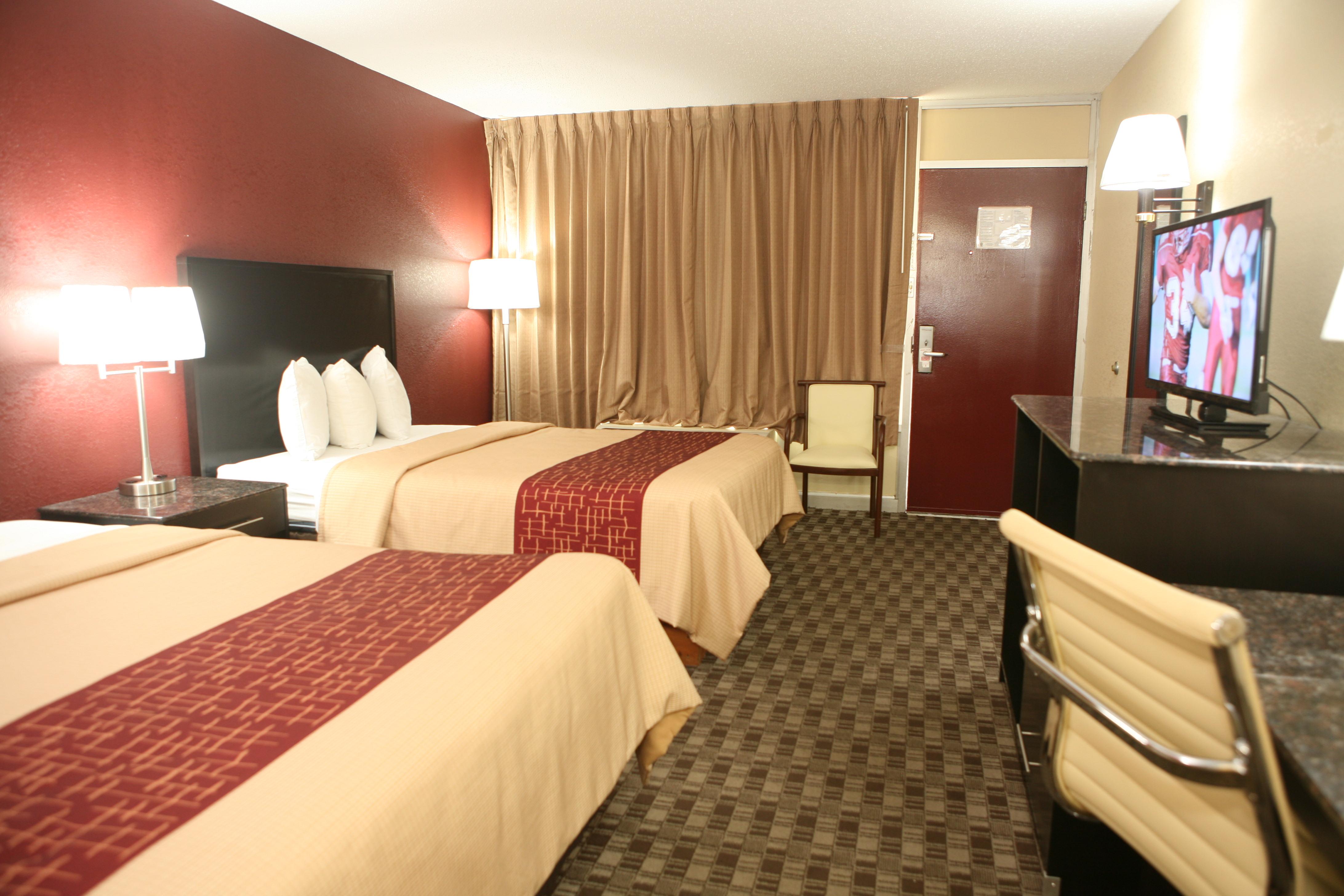 Red Roof Inn & Suites Cave City Exterior photo