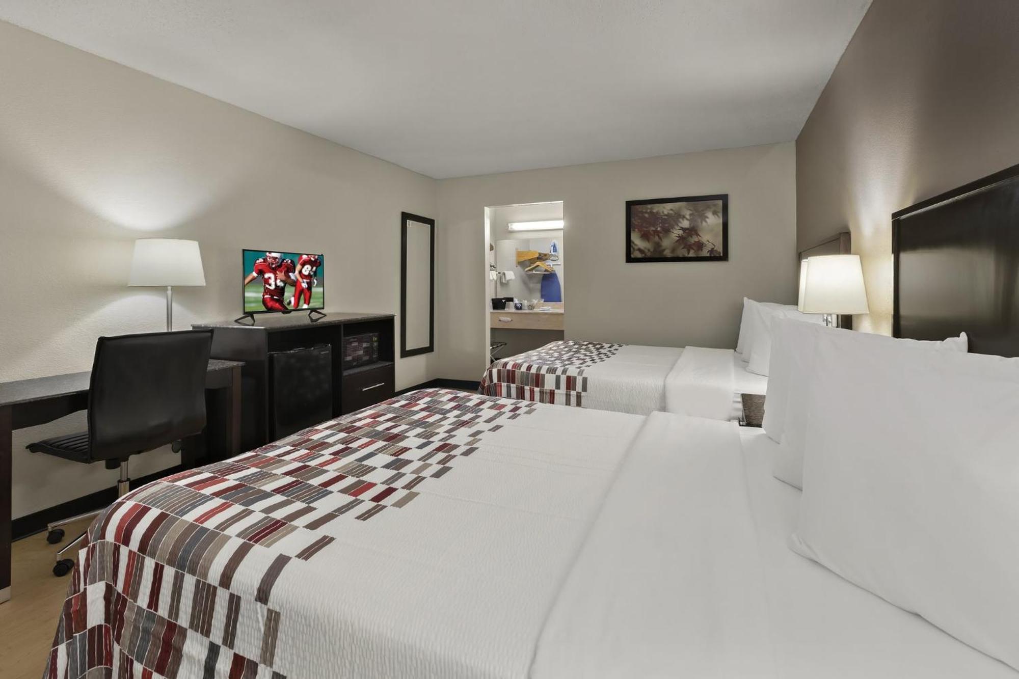 Red Roof Inn & Suites Cave City Exterior photo