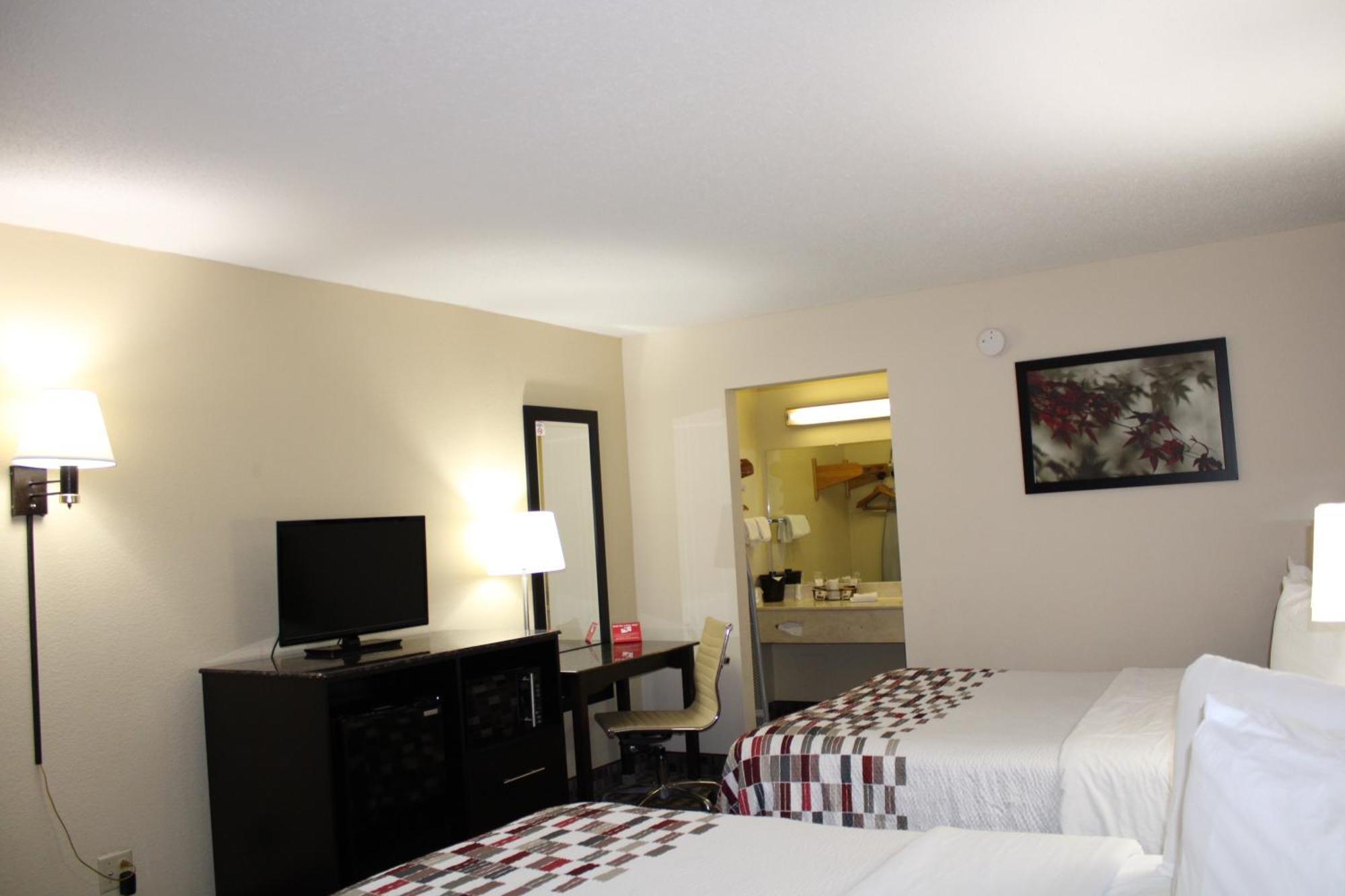 Red Roof Inn & Suites Cave City Exterior photo